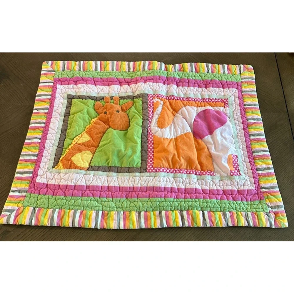 Vintage Bright Circo Twin Animal Zoo Print Quilt and Pillowcase Bedding 2 Pieces